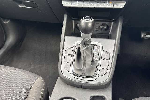 Hyundai KONA 1.6 GDi Hybrid Premium 5dr DCT Red