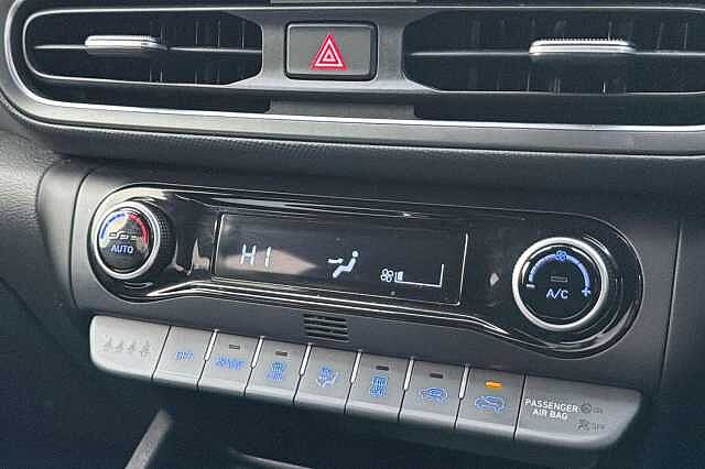 Hyundai KONA 1.6 GDi Hybrid Premium 5dr DCT White