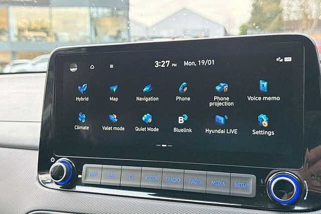 Hyundai KONA 1.6 GDi Hybrid Premium 5dr DCT White