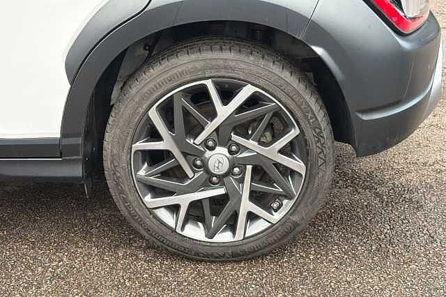 Hyundai KONA 1.6 GDi Hybrid Premium 5dr DCT White