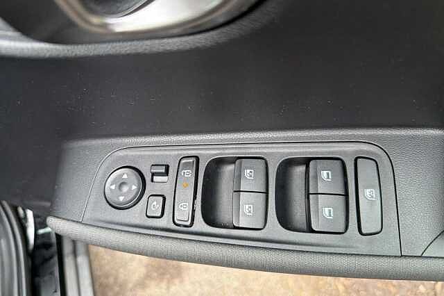 Hyundai INSTER 85kW 02 49kWh 5dr Auto