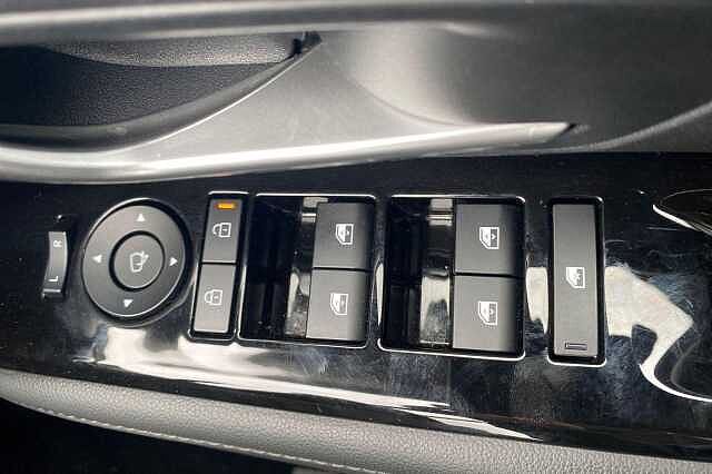 Hyundai TUCSON 1.6T Ultimate 5dr White