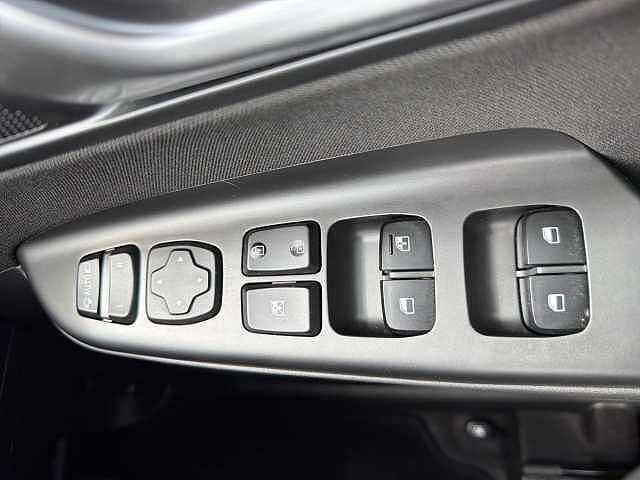 Hyundai KONA 1.6 GDi Hybrid Premium 5dr DCT Black