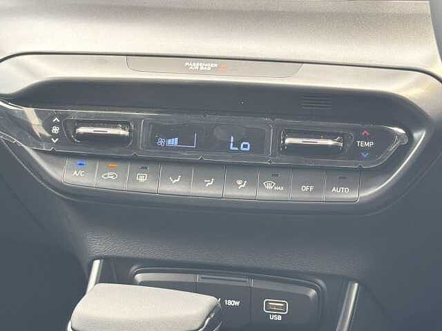 Hyundai BAYON 1.0 TGDi [90] Tech Line 5dr DCT Pearl - Dragon red