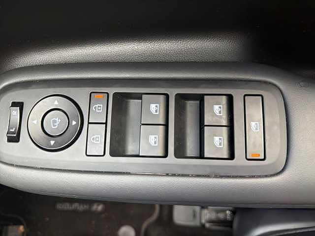 Hyundai SANTA FE 1.6 TGDi 239 Hybrid Ultimate 5dr Auto